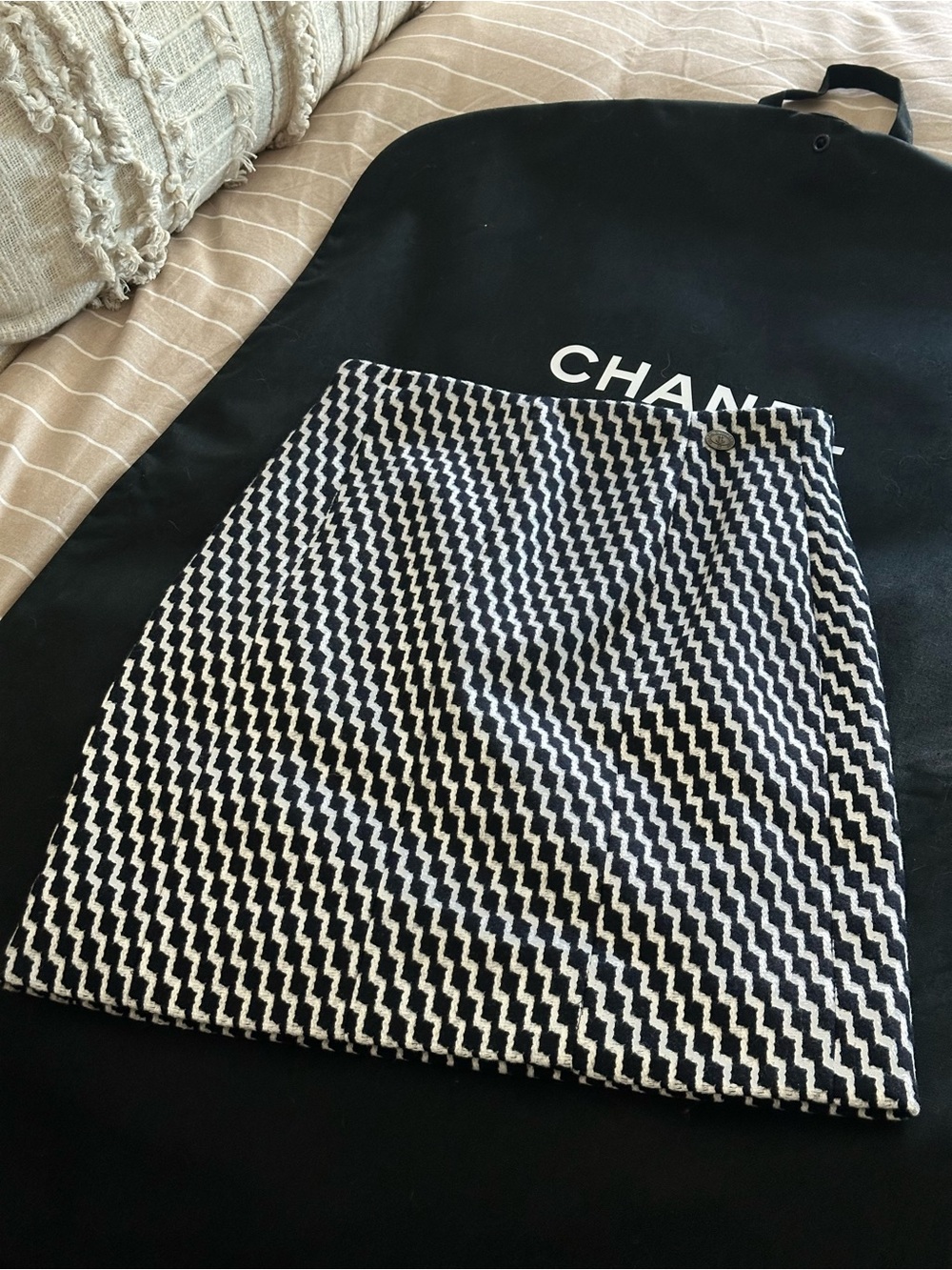 CHANEL Black & White Zigzag Knit Mini Skirt